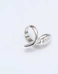 detail-ring-bloom-silver-soft-curves-sculptural-jewel.png