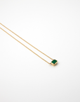recycled-gold-heritage-pendant-side-view-stone.png