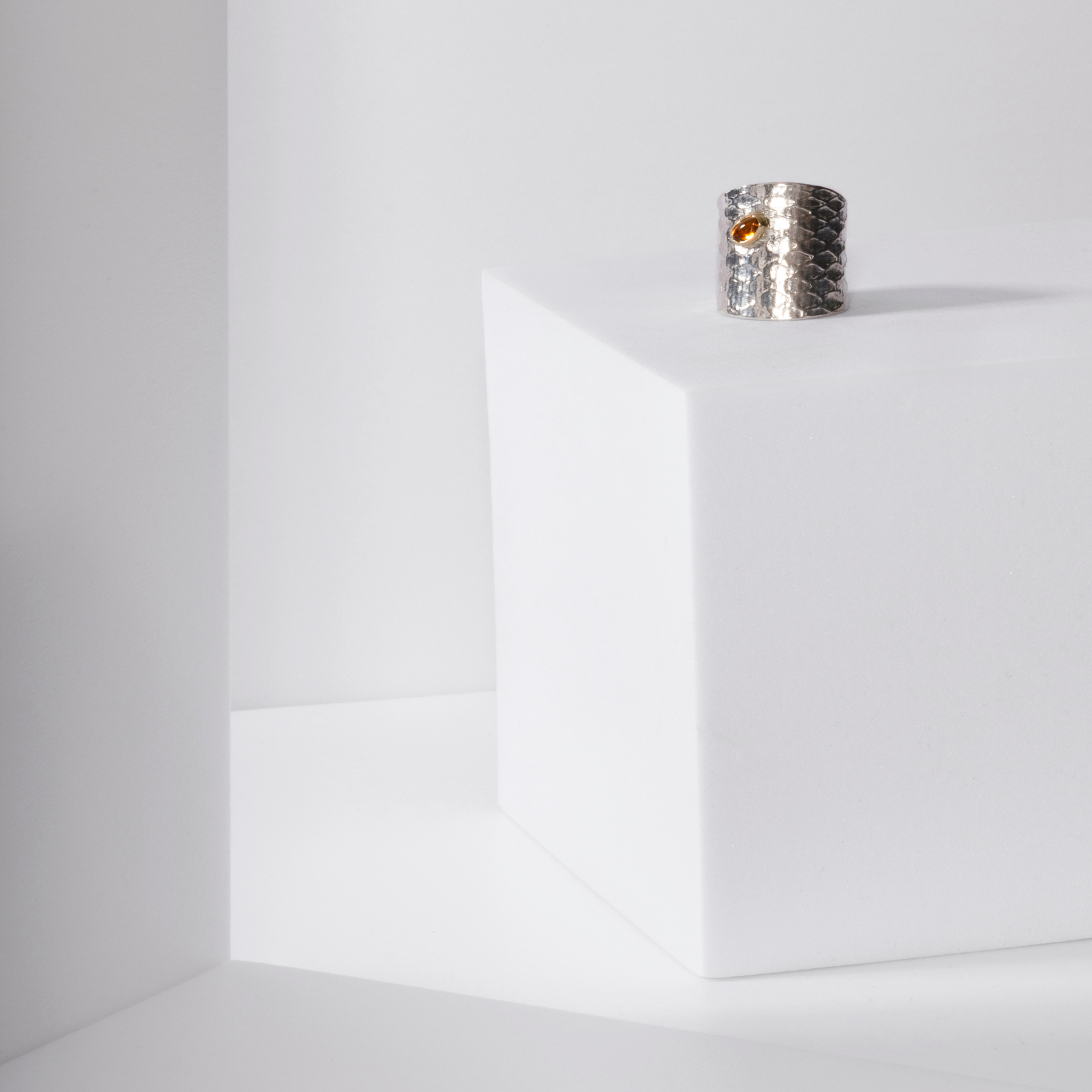 REPTILIA RING · SILVER AND NATURAL STONES