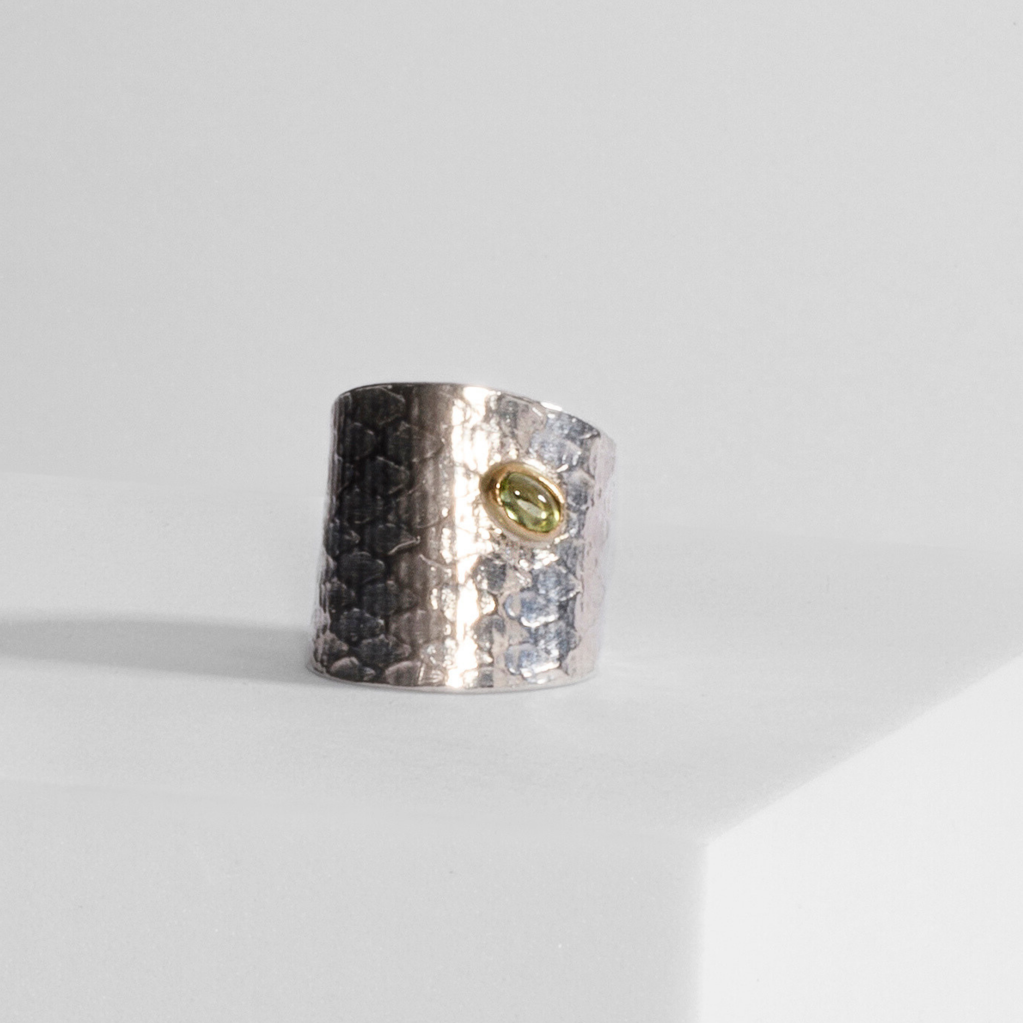 REPTILIA RING · SILVER AND NATURAL STONES
