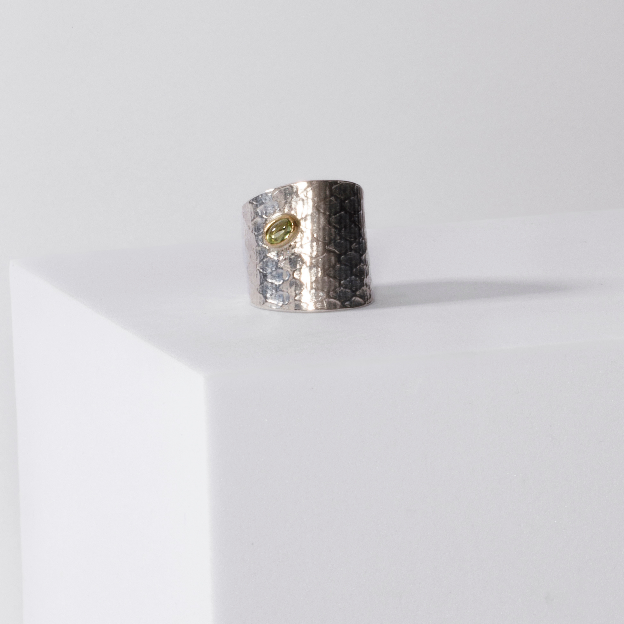 REPTILIA RING · SILVER AND NATURAL STONES