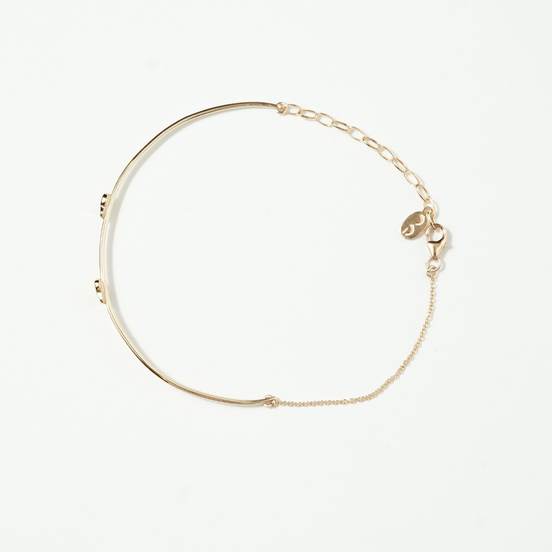recycled-gold-hearts-diamonds-bracelet-detail.png
