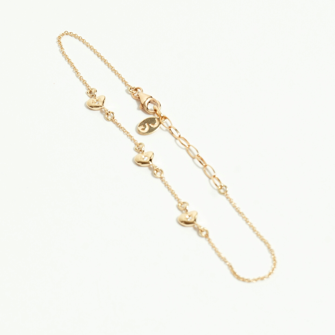 gold-chain-bracelet-side-view.png