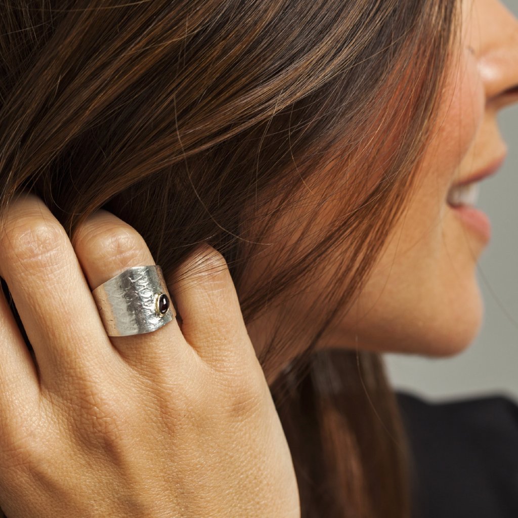 silver-reptilian-ring-on-hand5.jpg