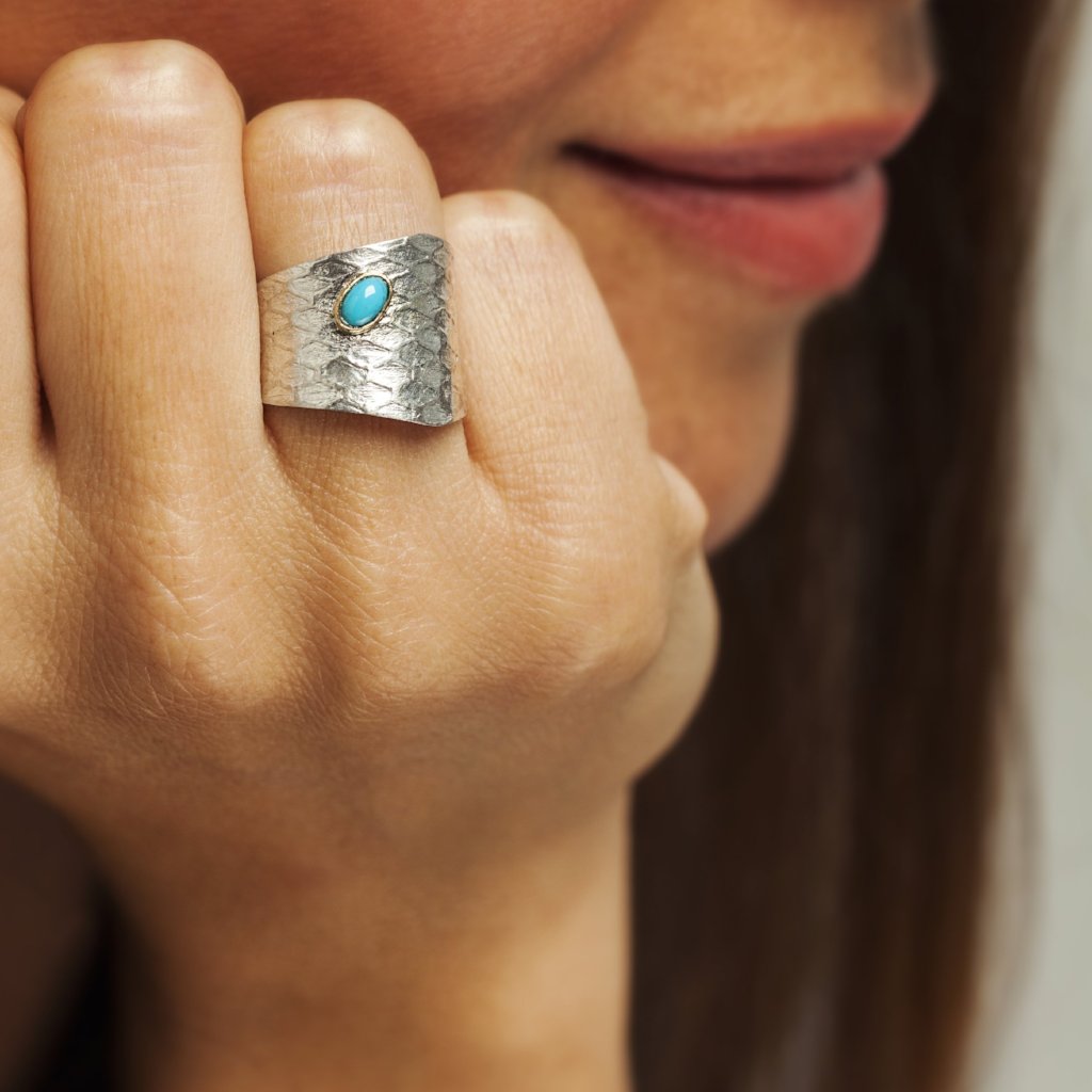 silver-reptilian-ring-on-hand2.jpg