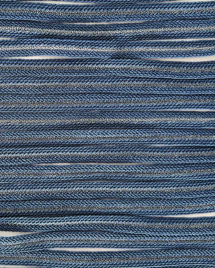 detail-silver-heart-diamond-braided-ribbon-braided-ribbon.mp4